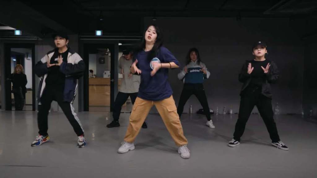 dancers at 1million dance studio in seoul, korea in a Youngbeen and Shawn (82) choreography class